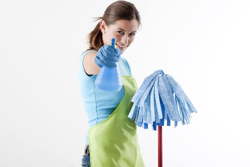 Professional deep cleaning in a Shoreditch home kitchen