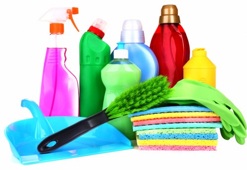 Professional cleaners carrying out a detailed move out clean in a Shoreditch flat